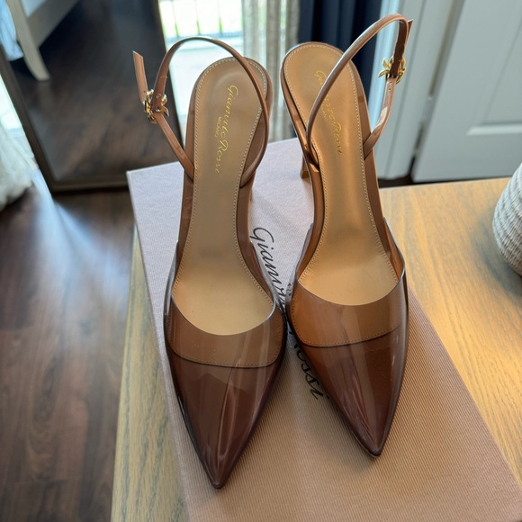 Gianvito Rossi D’Orsay heels in blush - Picture 7 of 8